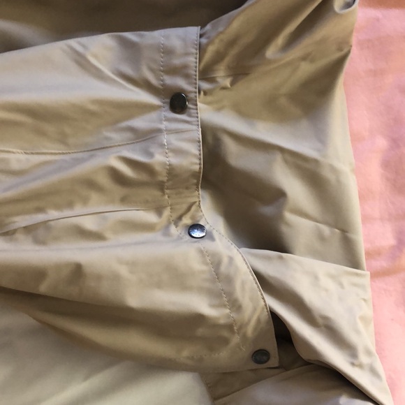 Like new Kuling kids rain jacket - size 10 - Picture 5 of 5